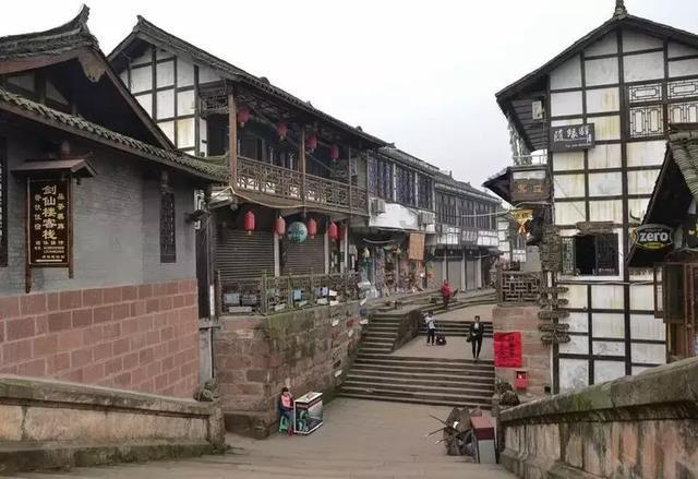 有一个长方形，周长20厘米，长和宽的比是3：2，长和宽各是多少？（我会采纳的！）游戏画面